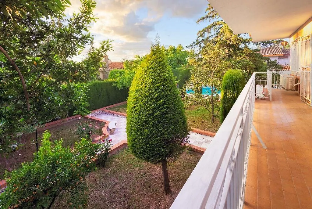 New. Luxury Villa C&C. Jardin, Piscina Y Barbacoa Granada