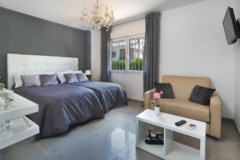 New. Luxury Villa C&C. Jardin, Piscina Y Barbacoa Granada